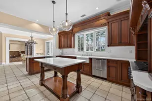 220 Elderfields Rd, Manhasset, NY 11030 - Photo 17