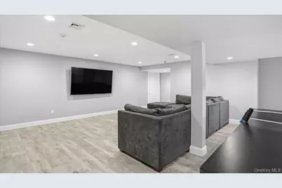 27 Jeffrey Lane, Westhampton Beach, NY 11978 - Photo 23