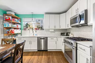 139 Waverly Avenue, Mamaroneck, NY 10543 - Photo 9