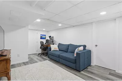 122 Greenacres Avenue, White Plains, NY 10606 - Photo 33