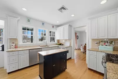 122 Greenacres Avenue, White Plains, NY 10606 - Photo 11