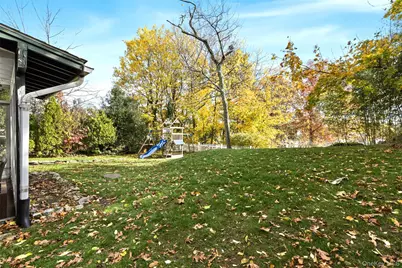 122 Greenacres Avenue, White Plains, NY 10606 - Photo 39