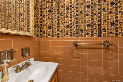 2538 Bradley Court, Merrick, NY 11566 - Photo 11