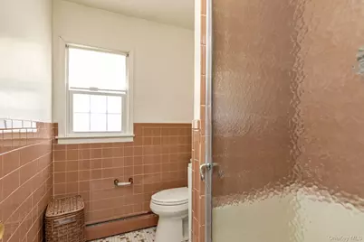 2538 Bradley Court, Merrick, NY 11566 - Photo 17