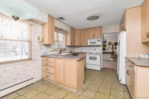 2538 Bradley Ct, Merrick, NY 11566 - Photo 5