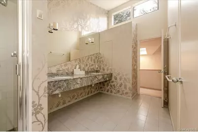 20 Whitman Road, Great Neck, NY 11023 - Photo 15