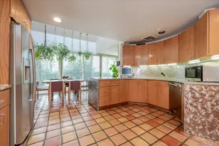 20 Whitman Rd, Great Neck, NY 11023 - Photo 11