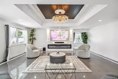 11 Gallatin Drive, Dix Hills, NY 11746 - Photo 9