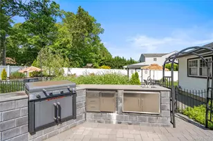 11 Gallatin Dr, Dix Hills, NY 11746 - Photo 27