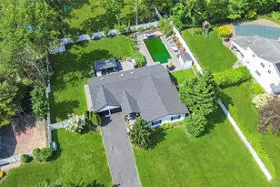 11 Gallatin Dr, Dix Hills, NY 11746 - Photo 31