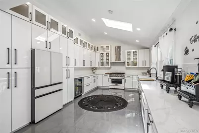 11 Gallatin Drive, Dix Hills, NY 11746 - Photo 15