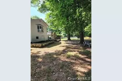 1015 Chestnut Ridge Road, Chestnut Ridge, NY 10977 - Photo 3