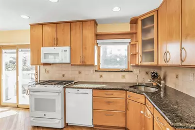 2066 Holland Way, Merrick, NY 11566 - Photo 11