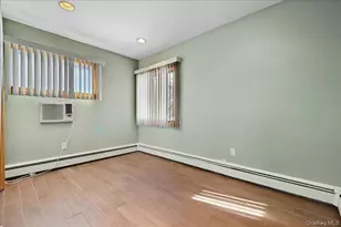 29 Disc Ln, Wantagh, NY 11793 - Photo 19