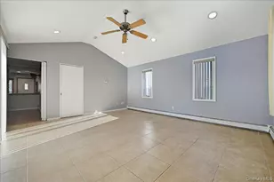 29 Disc Ln, Wantagh, NY 11793 - Photo 15