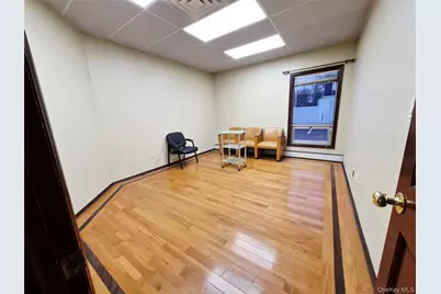 121 W Oak Street #STE 2, Amityville, NY 11701 - Photo 11