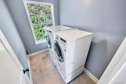 75 Milmay Avenue, Hauppauge, NY 11788 - Photo 29