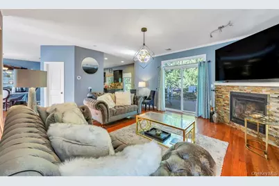 75 Milmay Avenue, Hauppauge, NY 11788 - Photo 15