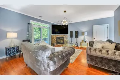 75 Milmay Avenue, Hauppauge, NY 11788 - Photo 13