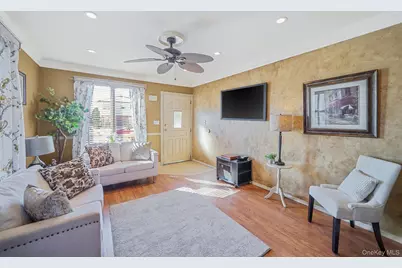 247 Starke Avenue, East Meadow, NY 11554 - Photo 5