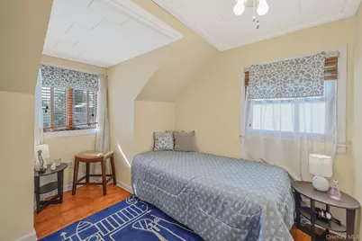 247 Starke Avenue, East Meadow, NY 11554 - Photo 19