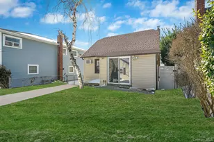 247 Starke Ave, East Meadow, NY 11554 - Photo 27