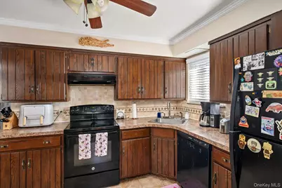 249 Hampton Road, West Babylon, NY 11704 - Photo 11