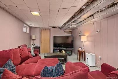 249 Hampton Road, West Babylon, NY 11704 - Photo 19