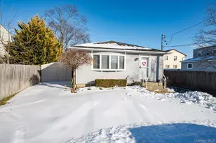 249 Hampton Rd, West Babylon, NY 11704 - Photo 3