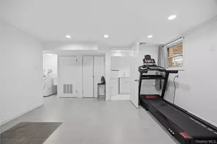 63-55A Douglaston Pkwy, Douglaston, NY 11362 - Photo 15