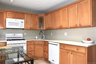 69 Jefferson St, Garden City, NY 11530 - Photo 7