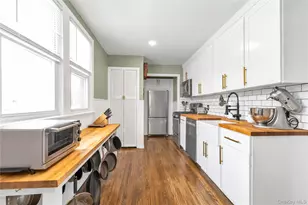 14 Denton Ct, Rockville Centre, NY 11570 - Photo 9