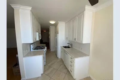 26910 Grand Central Parkway #4V, Floral Park, NY 11005 - Photo 13