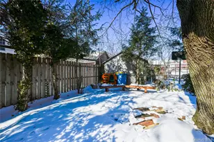 73-58 189th St, Fresh Meadows, NY 11366 - Photo 3