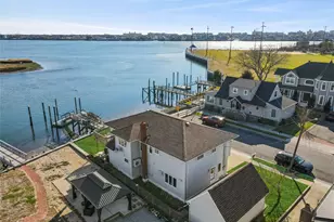 255 Delaware Ave, Island Park, NY 11558 - Photo 5