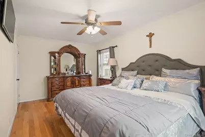 5643 195th Street, Fresh Meadows, NY 11365 - Photo 15