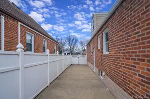 56-43 195th St, Fresh Meadows, NY 11365 - Photo 31