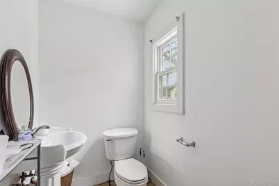 250 Main Road, Riverhead, NY 11901 - Photo 11