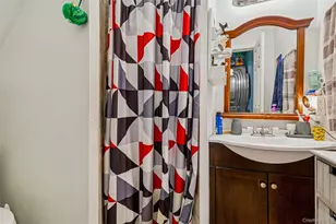 250 Main Rd, Riverhead, NY 11901 - Photo 5