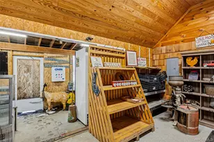 250 Main Rd, Riverhead, NY 11901 - Photo 27