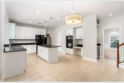 48 Avolet Court, Mount Sinai, NY 11766 - Photo 19