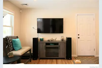 38 Woodridge Road, Hampton Bays, NY 11946 - Photo 5