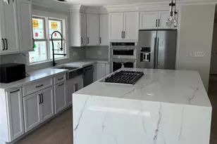 4 Glen Ct, Poughkeepsie, NY 12603 - Photo 11