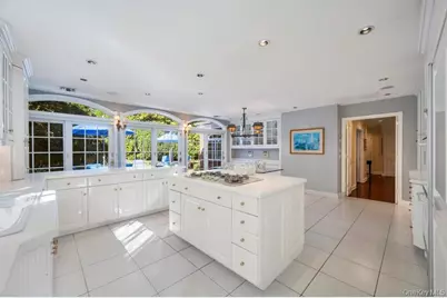 22 Bayside Drive, Great Neck, NY 11023 - Photo 11