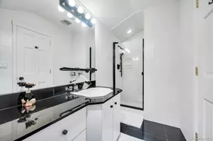 22 Bayside Dr, Great Neck, NY 11023 - Photo 23