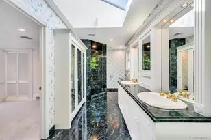 22 Bayside Dr, Great Neck, NY 11023 - Photo 19