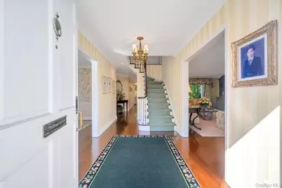 22 Bayside Drive, Great Neck, NY 11023 - Photo 3