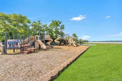 22 Bayside Drive, Great Neck, NY 11023 - Photo 35