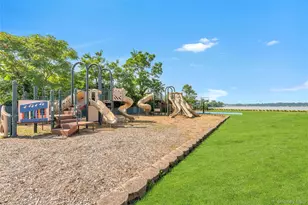 22 Bayside Dr, Great Neck, NY 11023 - Photo 35