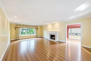 22 Bayside Dr, Great Neck, NY 11023 - Photo 5